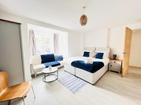 Brand New 2 Bedroom Apartment with Wi-Fi Sleeps 4 - Tanzanite